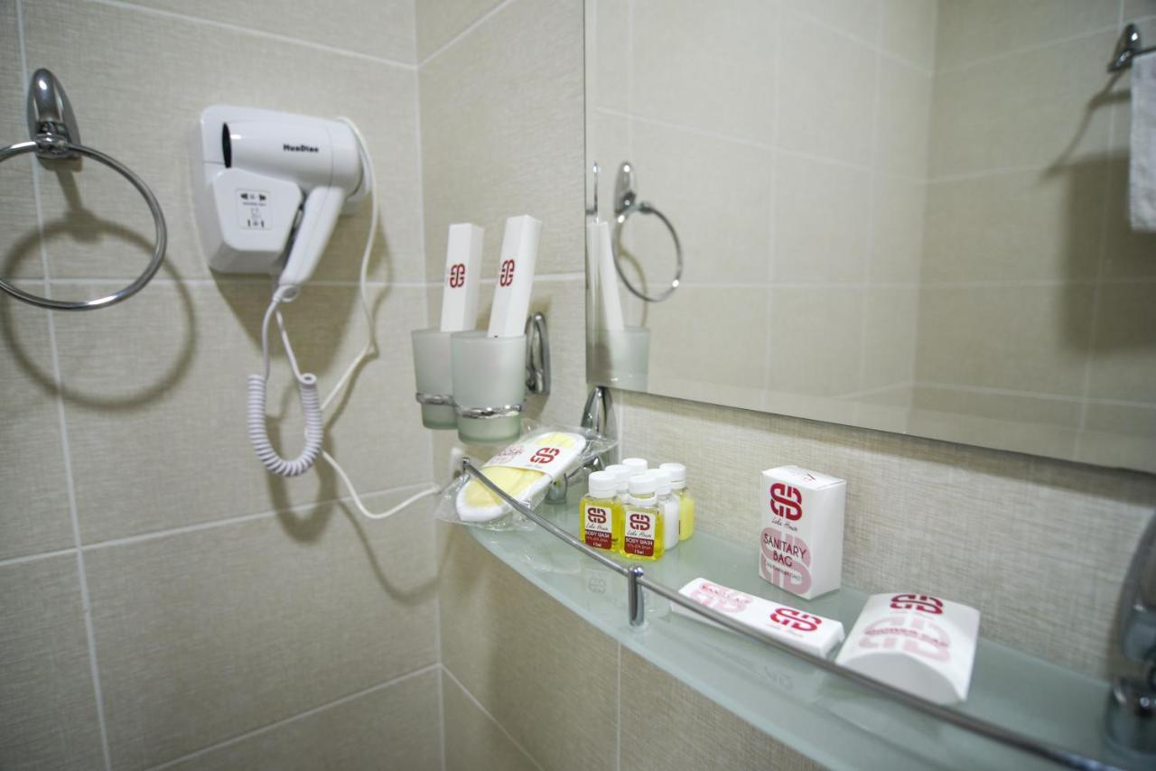 B&B Lake House Hotel Yusufkhona Екстер'єр фото